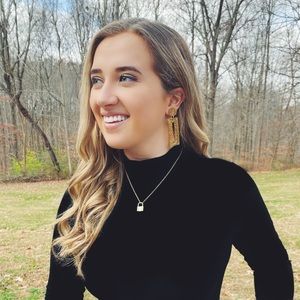 Meet your Posher, Casey